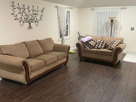 5th image of 8518 Valley View Dr