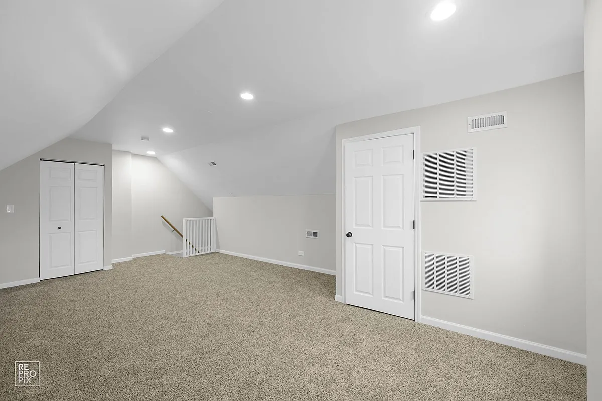 Building Photo - 2542 S Trumbull