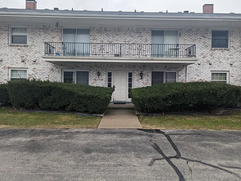 5526 Heatherdowns Blvd — Photo 3