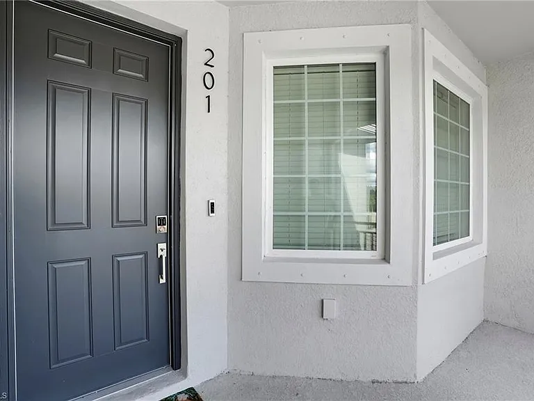 11861 Venetian Lagoon Dr — Photo 4