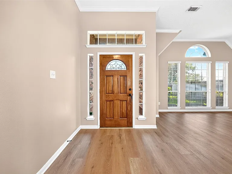 17414 Erin Way Ct — Photo 8