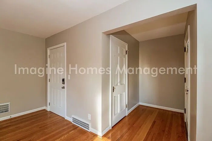4019 Paxton Ave #2 — Photo 4