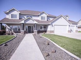 3921 E Man O War Dr, Nampa, ID 83686