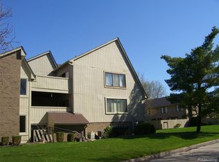 42364 Lochmoor #6, Clinton Township, MI 48038