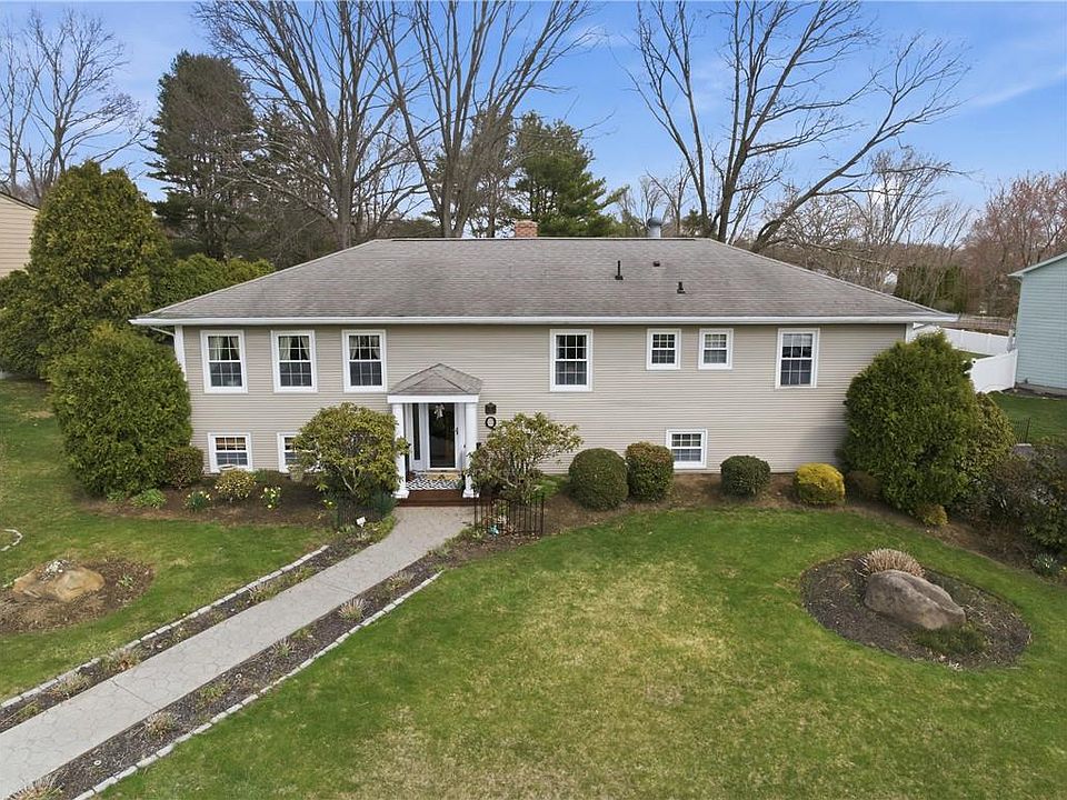 1st image of 8 Crabapple Ln