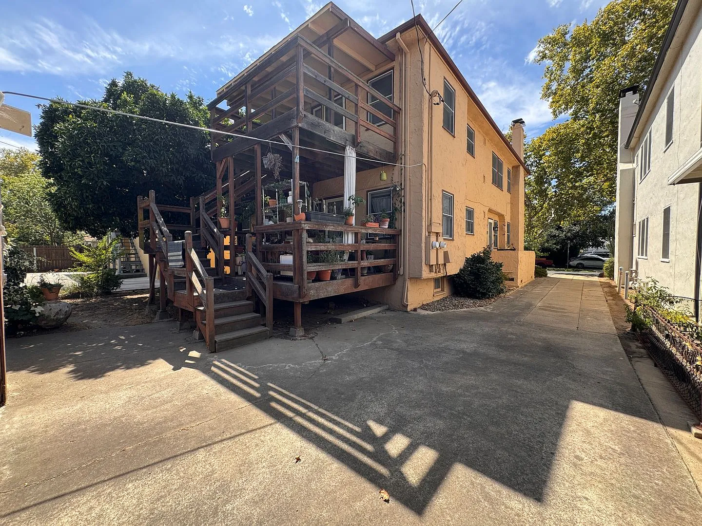 1029 33rd Street — Photo 3