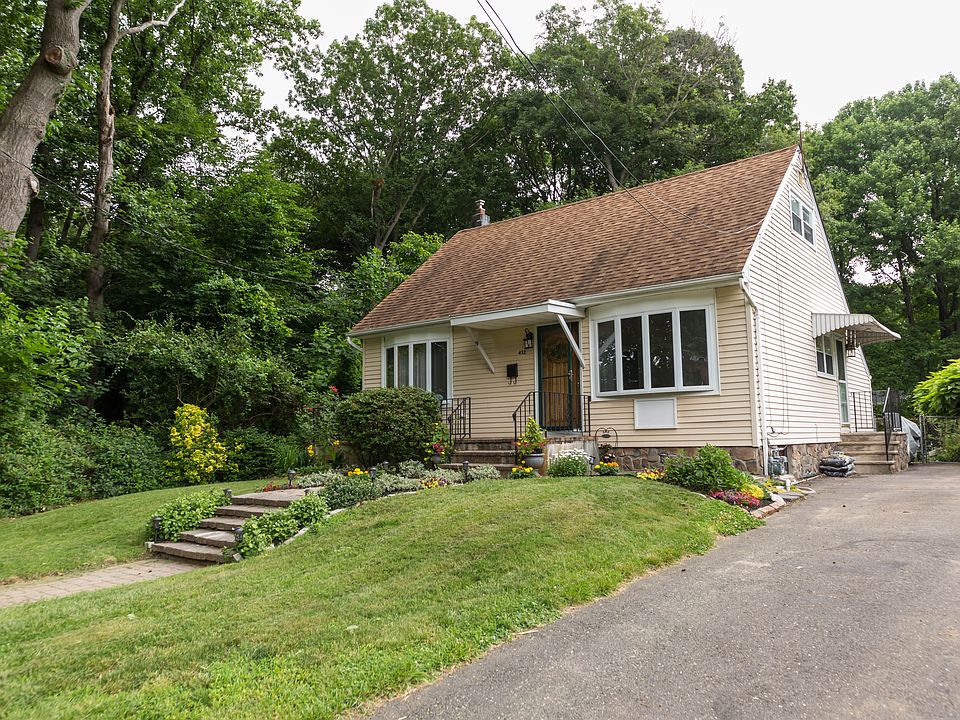1st image of 452 Garden Pl