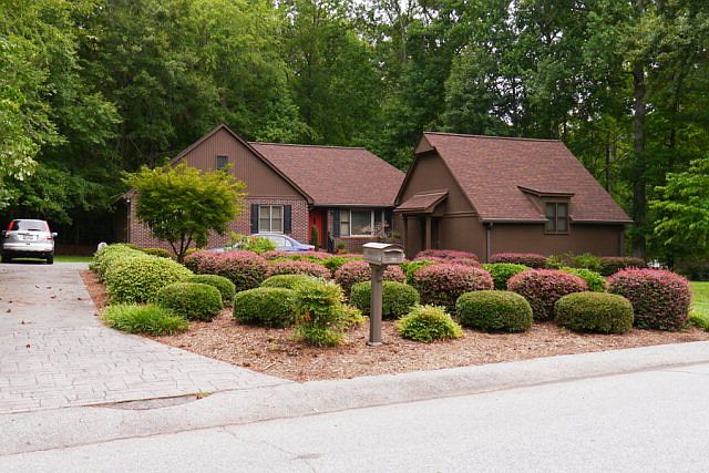 1st image of 411 Colonial Dr