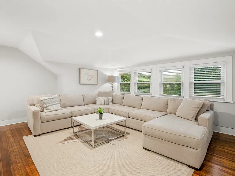 20 Elk Ave — Photo 37