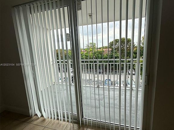 4th image of 6930 Miami Gardens Dr APT 1-408