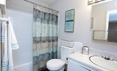 5th image of 4932 Park Towne Way #1D