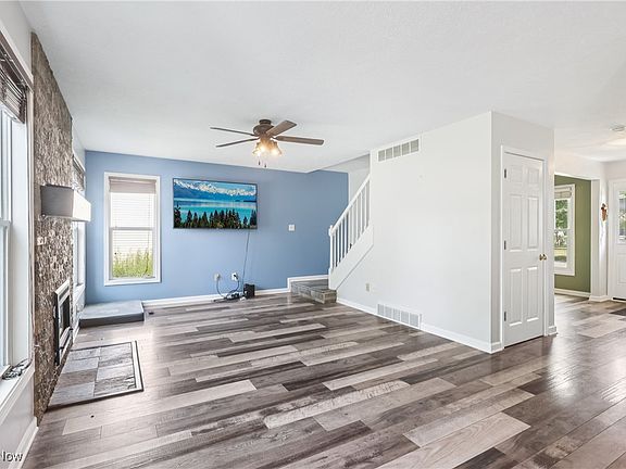 3rd image of 4811 Kelly Ave