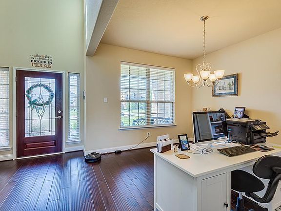 3rd image of 4858 Palomar Ln