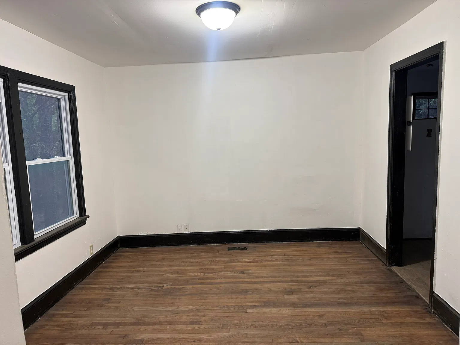 3 bed, 1200 sqft, $1,850 — Photo 4