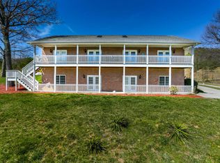 8223 Arabian Ln, Catawba, VA 24070