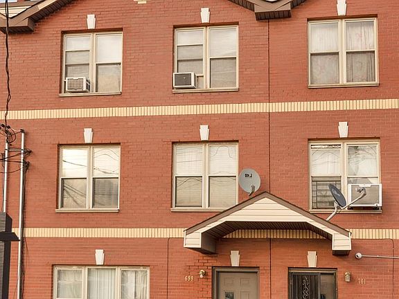 2nd image of 699 Fountain Ave