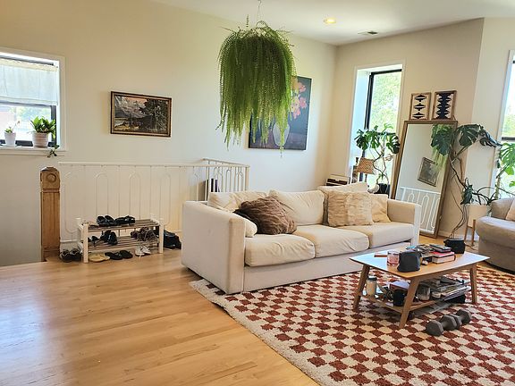 2nd image of 2617 W Haddon Ave APT 3
