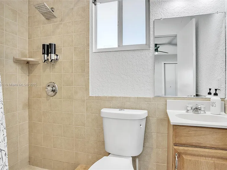 2828 Cleveland St — Photo 18