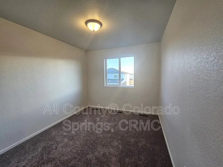 9256 Lytle Grv — Photo 18
