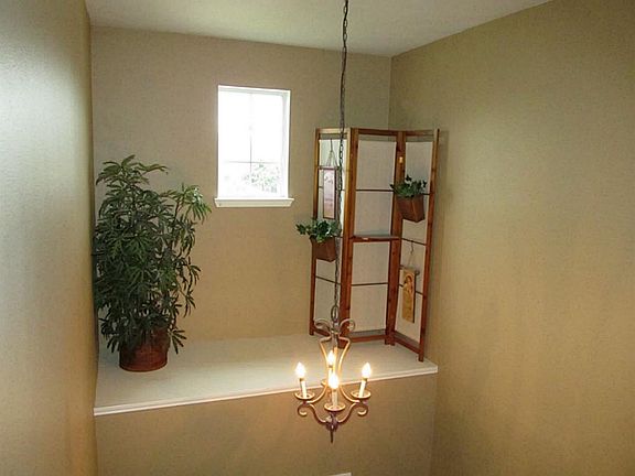2nd image of 2122 Woodlands Dr