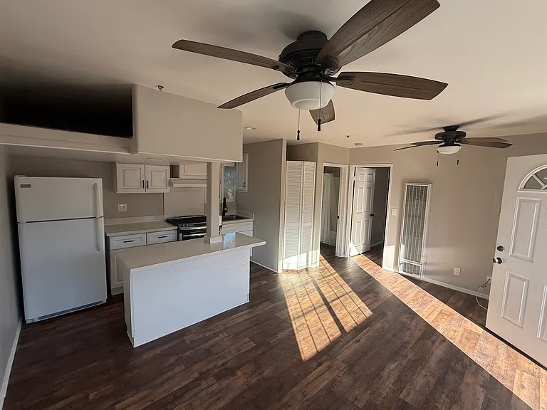 3225 Montrose Ave #A — Photo 7