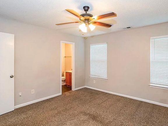 4th image of 11623 Stewarts Crossing Dr #1