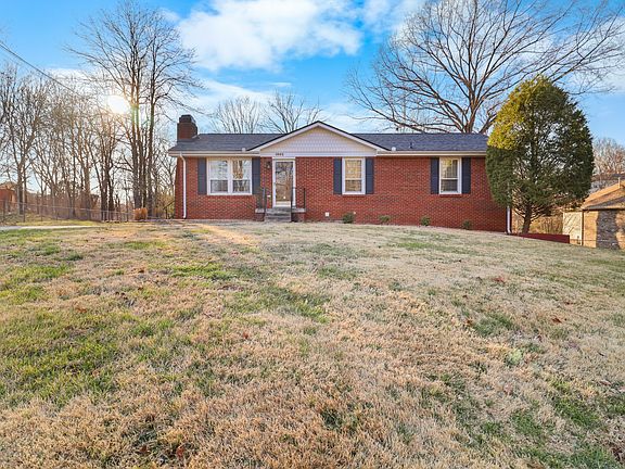 3rd image of 1802 Warren Dr