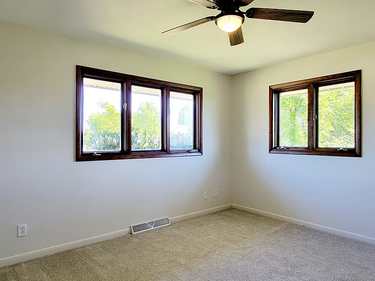 4194 Saint Catherine Rd — Photo 16
