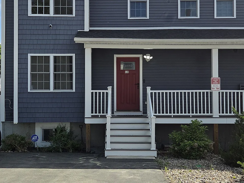 13 Marion St