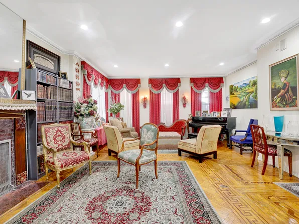 511 Argyle Road image 5 of 19