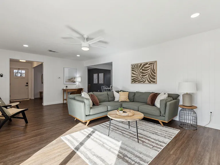 726 Snowden Dr — Photo 6