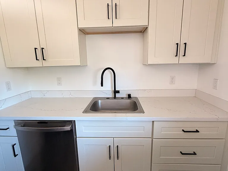 1616 Park Ave #14 — Photo 11