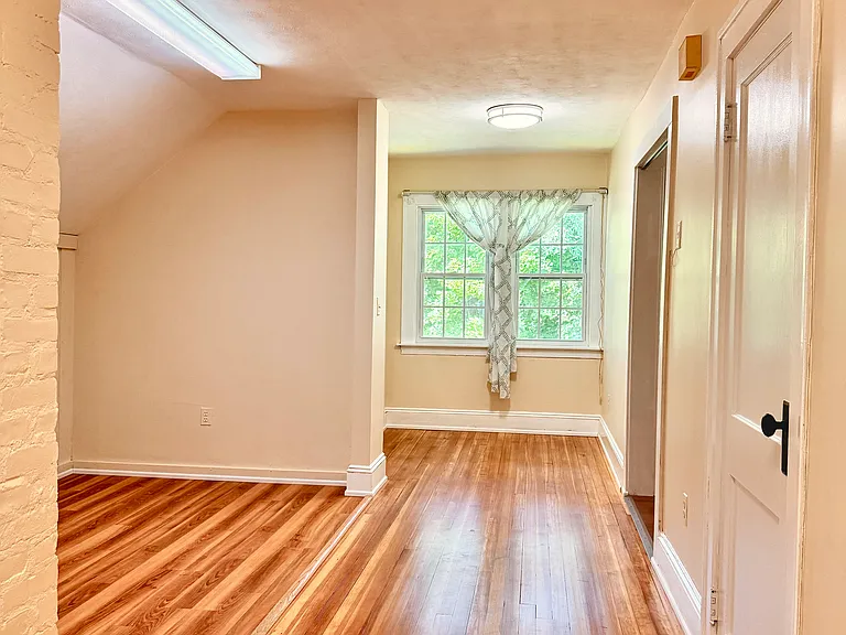 142 Whitman Ave #2 — Photo 1