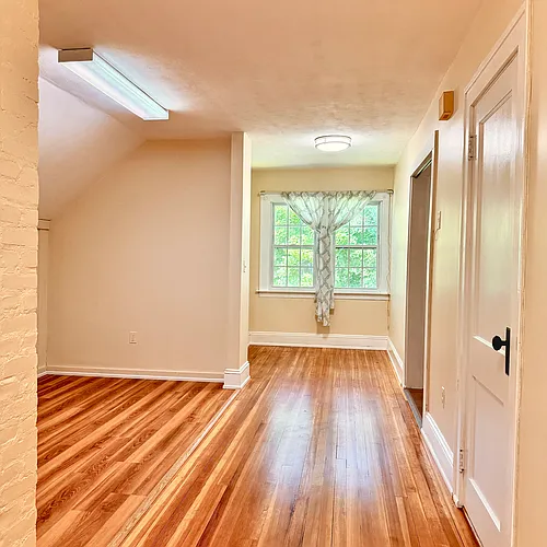 142 Whitman Ave #2 Photo 1