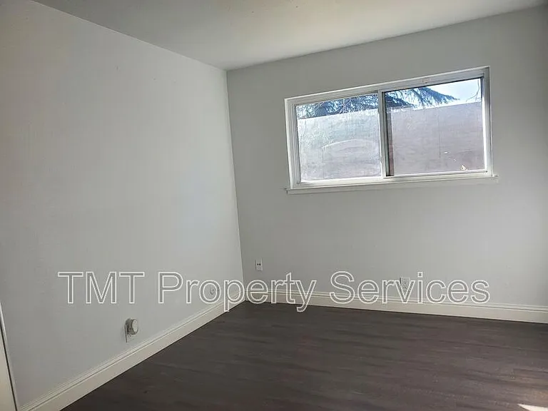 9002 Salmon Falls Dr — Photo 3