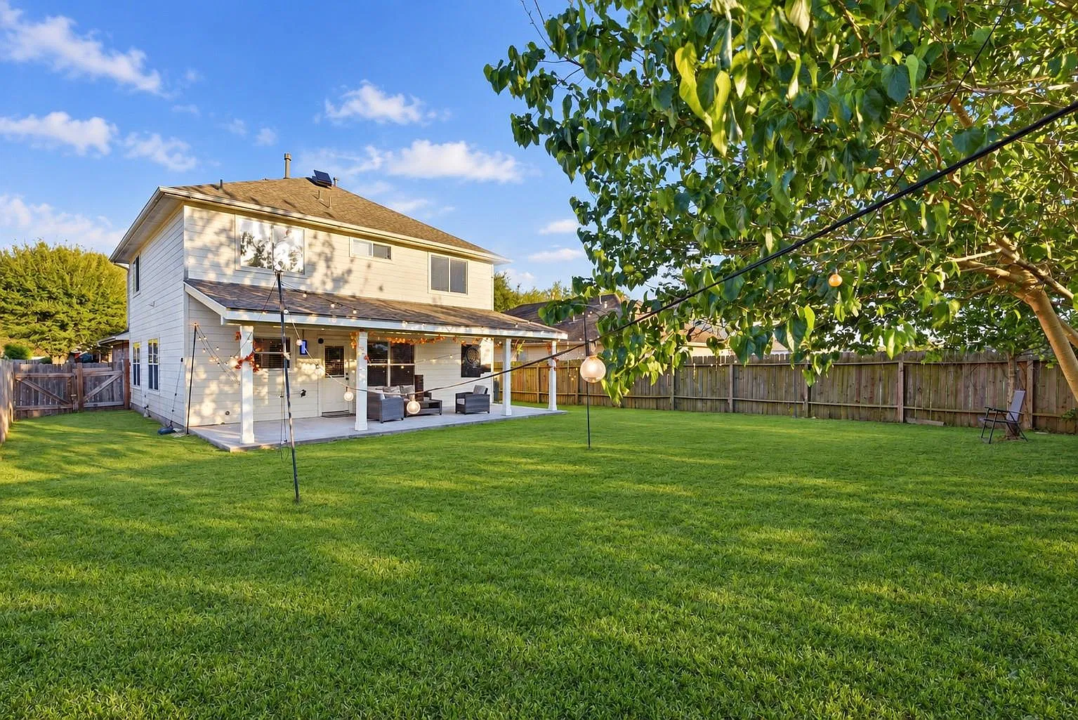 4 bed, 2.5 bath, 1890 sqft, $2,900 — Photo 3