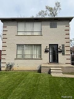 3rd image of 15358 Greenfield Rd