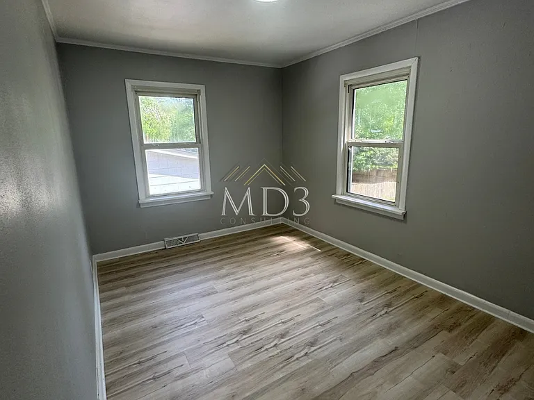 230 Connolly Dr — Photo 10