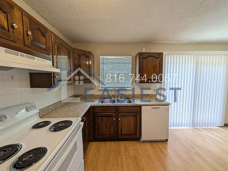 6315 E 149th St — Photo 10