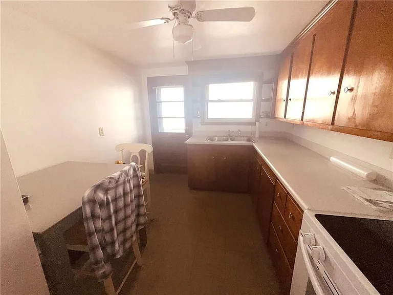25 Thurston Ave #B — Photo 17