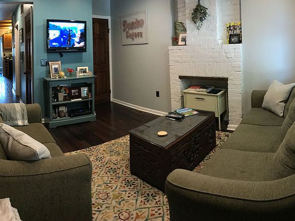 Living Room - view from front door