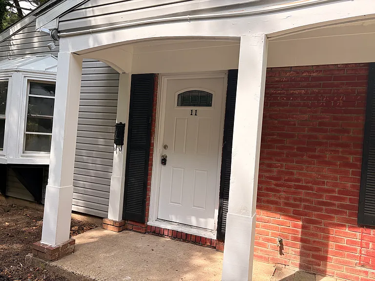 11 Ridgewood Pl — Photo 2