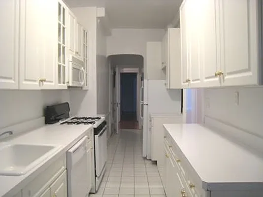 Rented by Metropolitan Equities | media 11