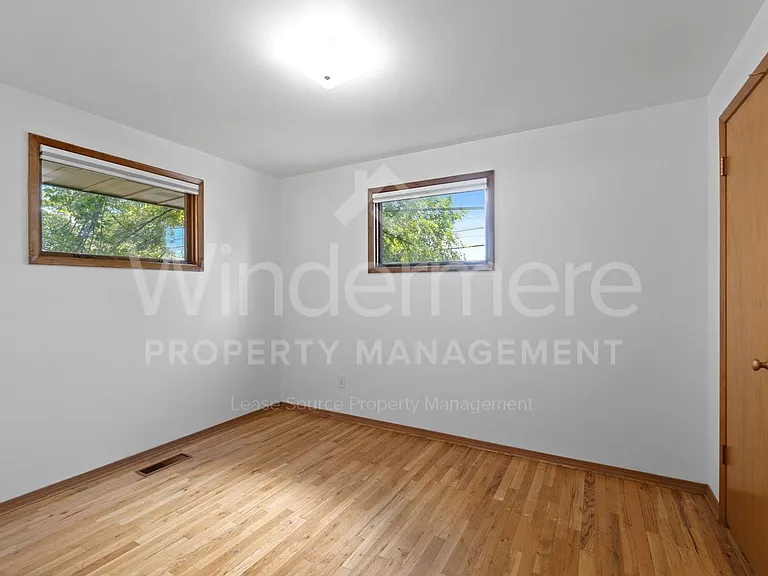 902 E Rockwell Ave — Photo 12