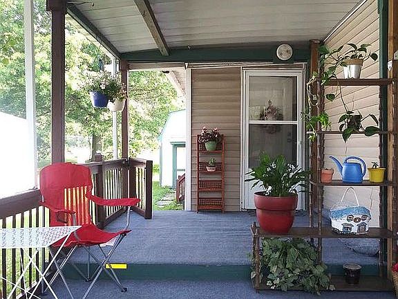 3rd image of 6347 Amanda Ln