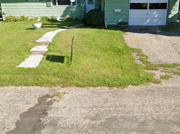 303 9th Ave E