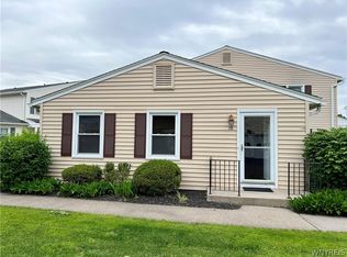 18 Arrowhead Way N, Fairport, NY 14450