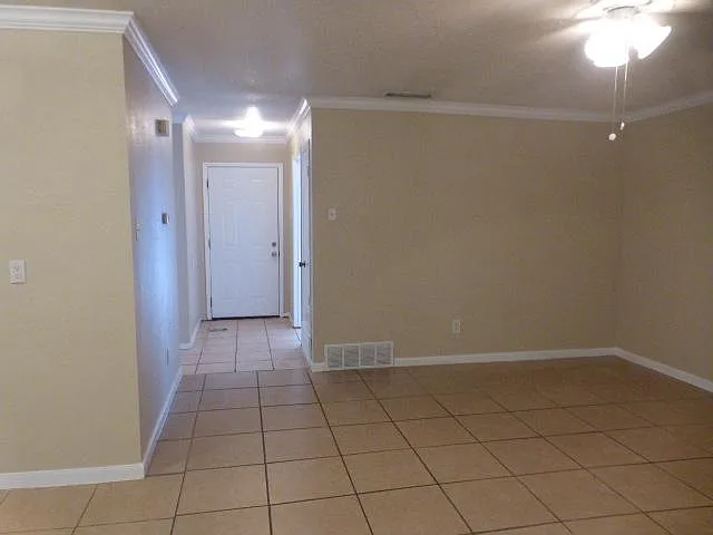1304 Yukon Dr — Photo 12