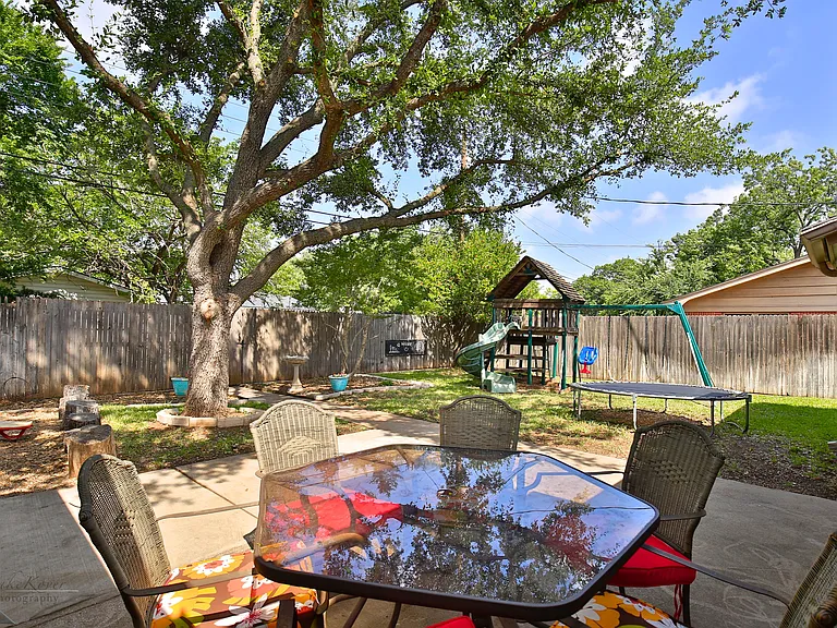 2132 Sylvan Dr — Photo 34