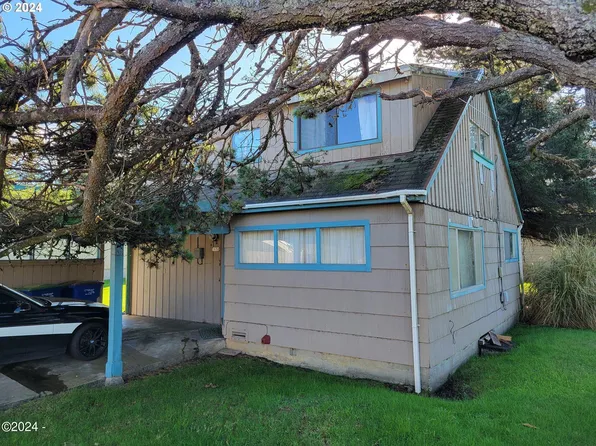 1630 NW 32nd St, Lincoln City, OR 97367